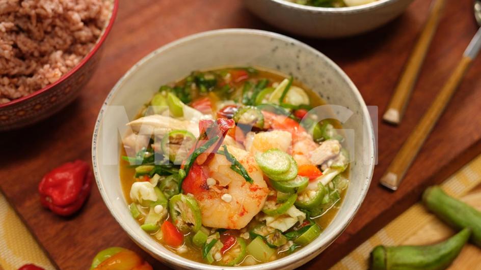 Cocktail de gombo et de légumes en ragoût
