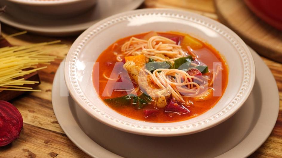 Soupe de nouille aux blancs de poulet