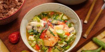 Cocktail de gombo et de légumes en ragoût